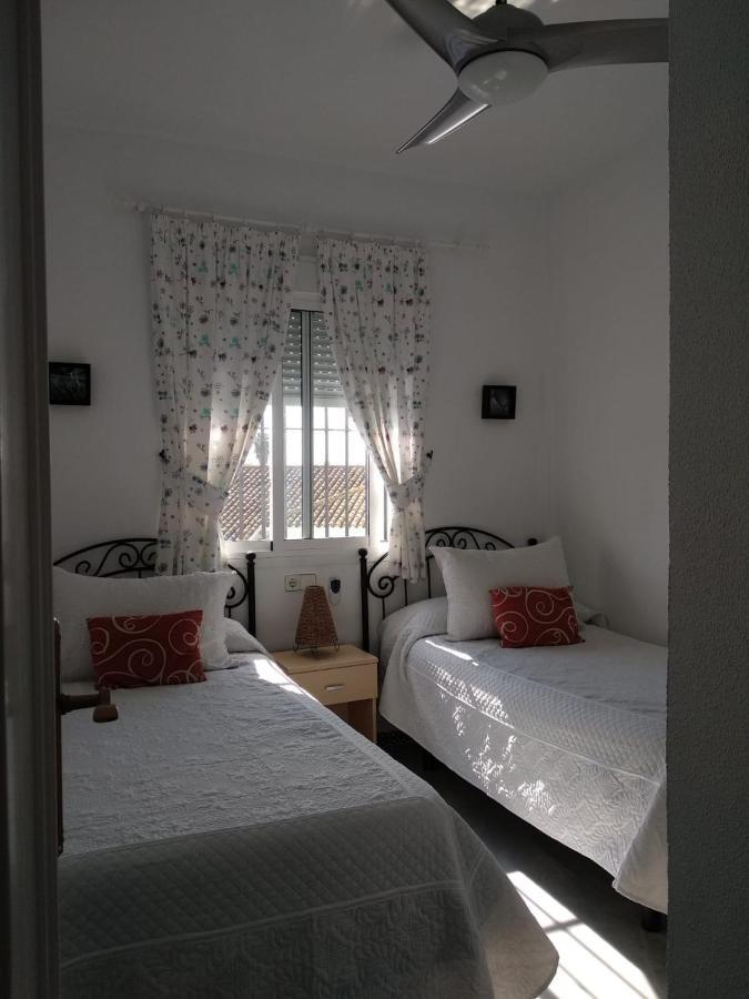Apartamento Vacacional Maximo 4 Personas โนโบซังก์ติเปตรี ภายนอก รูปภาพ
